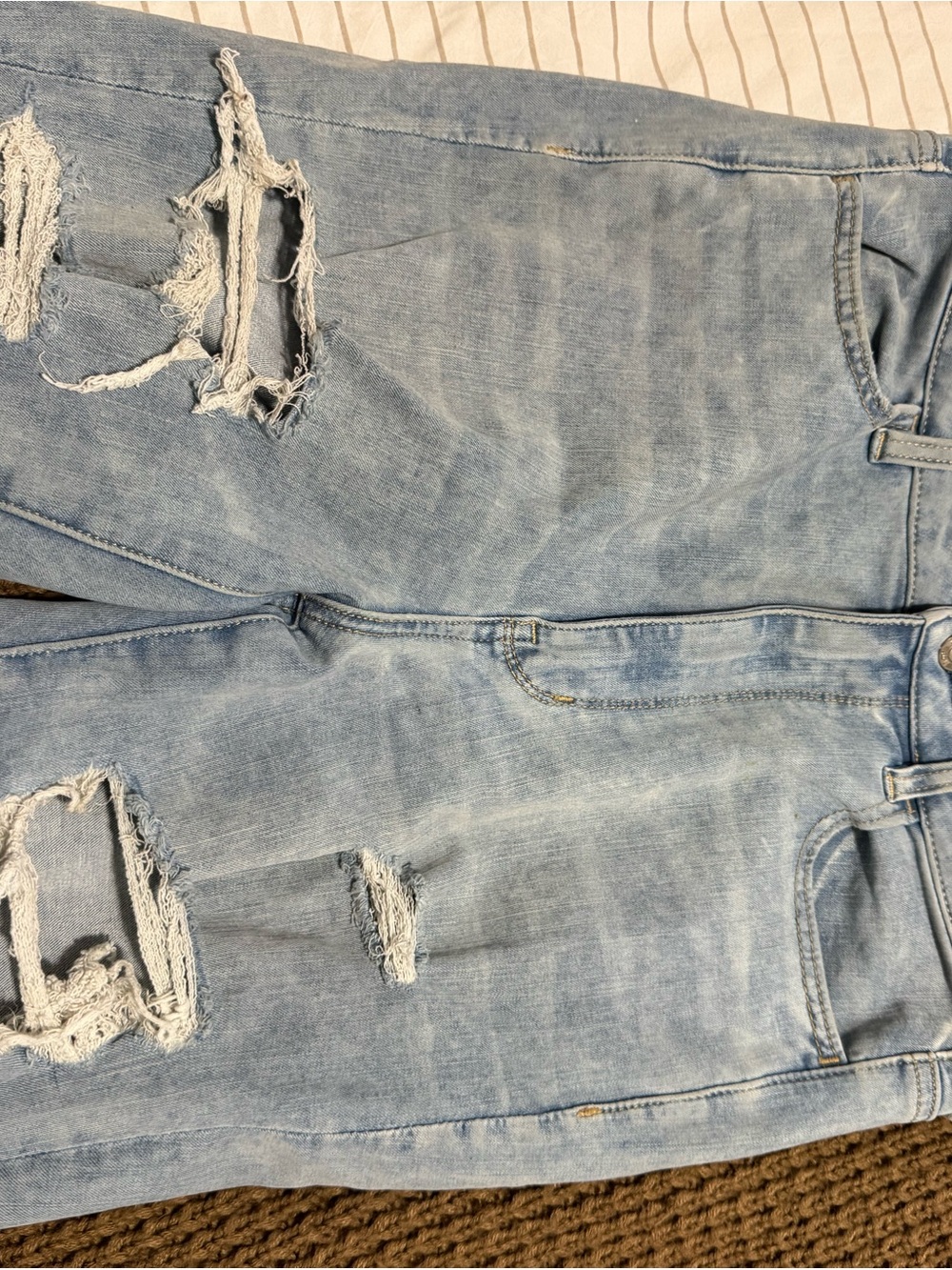 American Eagle Outfitters Light Blue Distressed Skinny Jeans